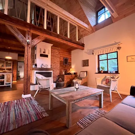 Sosnowy Zakatek Сasa de vacaciones Zyzdrojowy Piecek